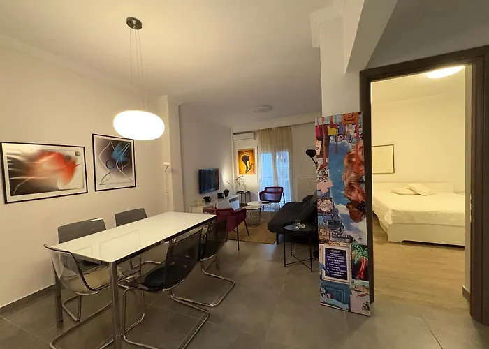 Stylish & Bright 2br In - Walk Everywhere - Near Helexpo Thessaloniki