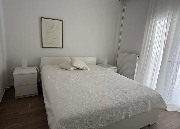 Stylish & Bright 2br In - Walk Everywhere - Near Helexpo