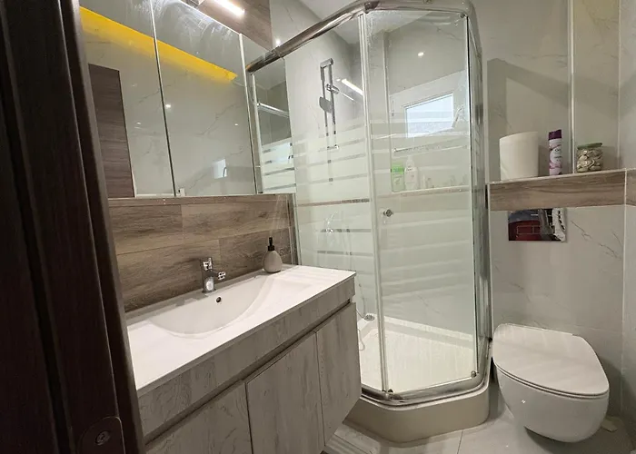 Stylish & Bright 2br In - Walk Everywhere - Near Helexpo Thessaloniki