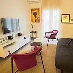 Stylish & Bright 2br In - Walk Everywhere - Near Helexpo Appartement Thessalonique