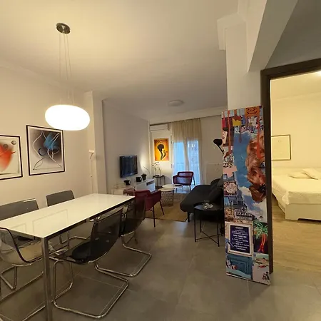 Stylish & Bright 2br In - Walk Everywhere - Near Helexpo テッサロニキ