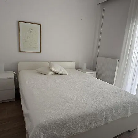 Stylish & Bright 2br In - Walk Everywhere - Near Helexpo