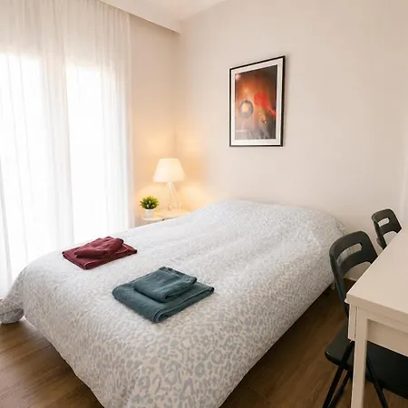 Stylish & Bright 2br In - Walk Everywhere - Near Helexpo Apartament Salonic