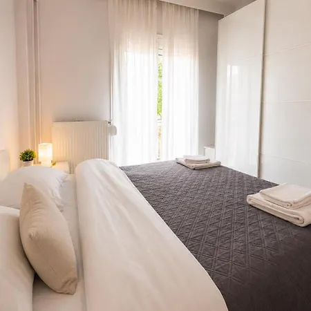 Appartamento Stylish & Bright 2br In - Walk Everywhere - Near Helexpo Salonicco