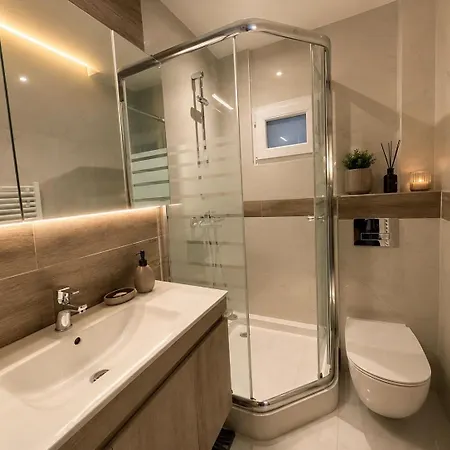 Stylish & Bright 2br In - Walk Everywhere - Near Helexpo * Salonicco