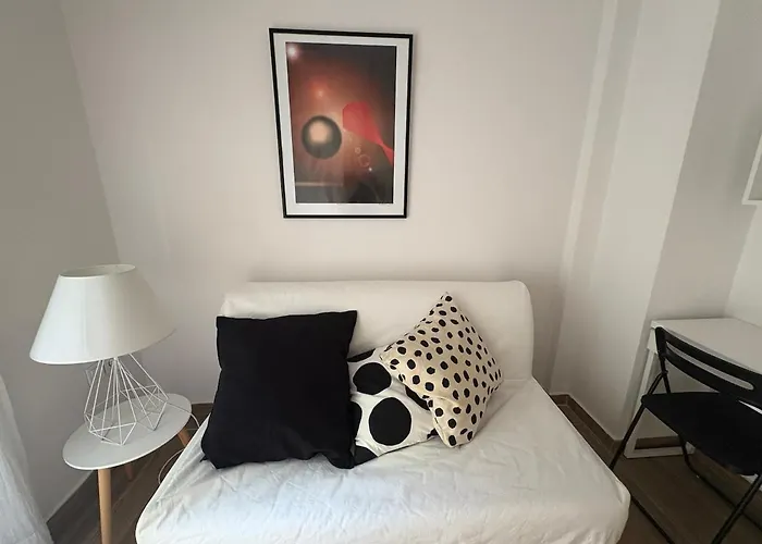 Stylish & Bright 2br In - Walk Everywhere - Near Helexpo Thessaloniki