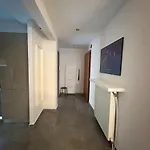 Stylish & Bright 2br In - Walk Everywhere - Near Helexpo 아파트 *